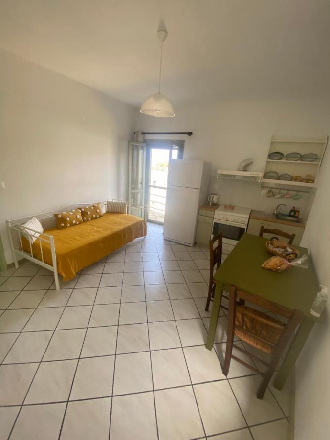 Amnia Apartment Agios Romanos Exterior photo